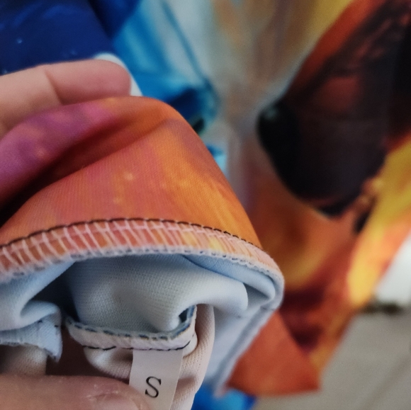 Colorful Wolf Graphic Hoodie - Picture 6 of 10